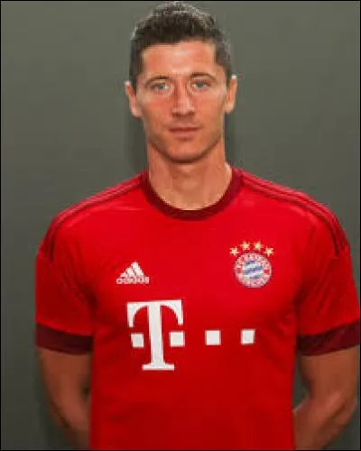 Dans combien de clubs polonais a joué Robert Lewandowski ?