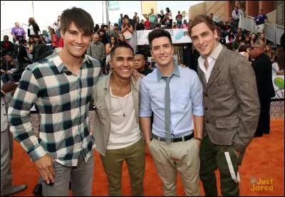 En quelle année ont-ils eu le Kids' Choice Award du groupe musical préféré ?