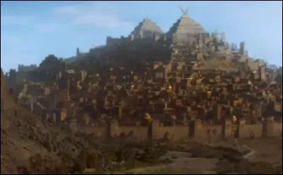 Comment sont appelés les mercenaires engagés par les Judicieux de Yunkai pour protéger leur ville ?