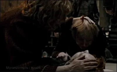 Quel Weasley meurt à la fin de la bataille de Poudlard ?