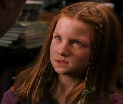 Dans Harry Potter 1, quel âge a Ginny ?