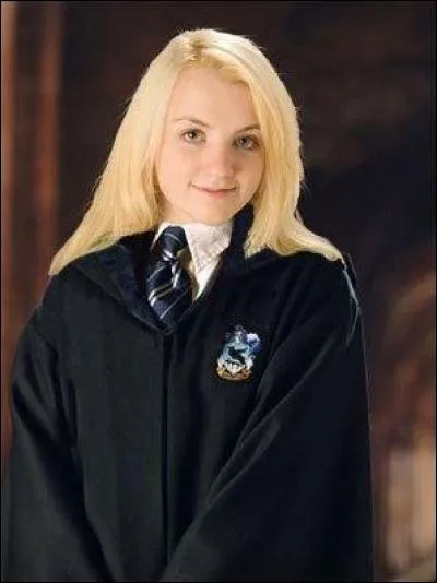 Qui interprète Luna Lovegood ?