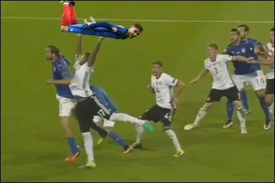 C'est lors de la saison 2015-2016 qu'il devient indispensable pour son club :