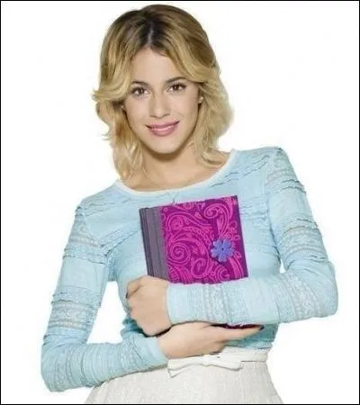 Violetta Live a été une super tournée mais sous quel nom Violetta se fait-elle appeler ?