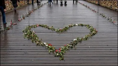 De qui sont les paroles "Je t'inventerai des mots insensés que tu comprendras..."