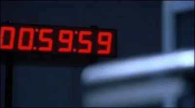 Dale remarque un compte à rebours sur le mur. De quoi s'agit-il ?