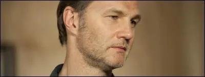 Le chef de cette ville se fait appeler "Gouverneur". Quel est son nom en réalité ?