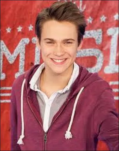 Dans quel pays Alex part-il ?