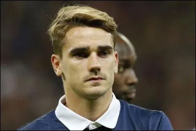 Quel est le pseudo officiel du Twitter de Antoine Griezmann ?