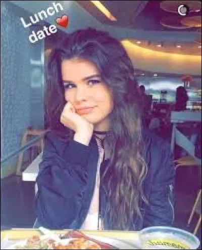 Dans quelle série joue-t-elle?