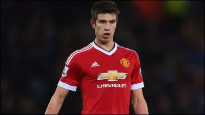 Comment s'appelle ce défenseur ?