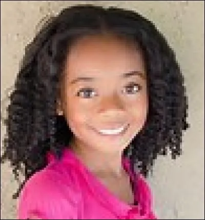 Quel âge a ce personnage qui joue dans "Jessie" ?