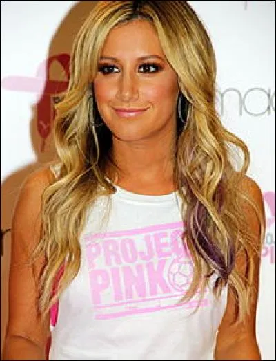 Quel âge a ce personnage qui joue dans "High School Musical" ?