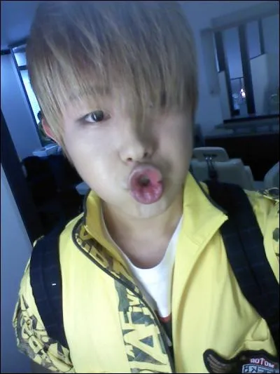 Quel est le nom du premier sous-groupe des Block B ?