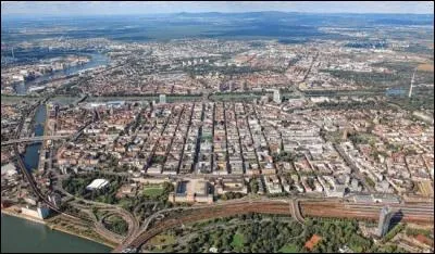 A quel confluent se trouve Mannheim?