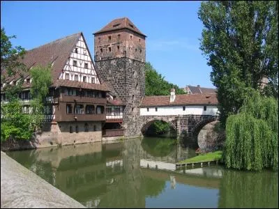 Quel est le cours d'eau qui arrose Nuremberg ?