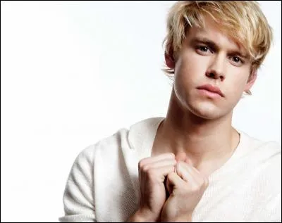 Quel est le pseudo Instagram officiel de l'acteur Chord Overstreet ?