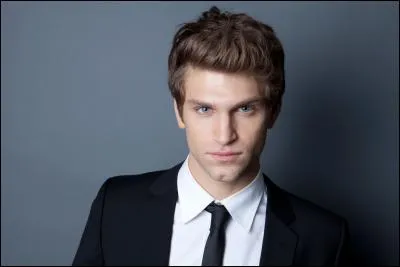 Quel est le pseudo Instagram officiel de l'acteur Keegan Allen ?