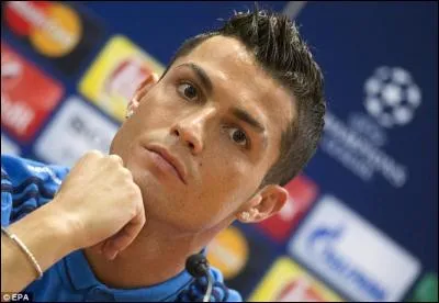 Quel est le pseudo Instagram officiel du joueur de football Cristiano Ronaldo ?