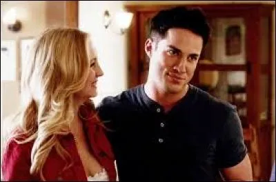 Où Tyler et Caroline se sont-ils embrassés pour la première fois ?