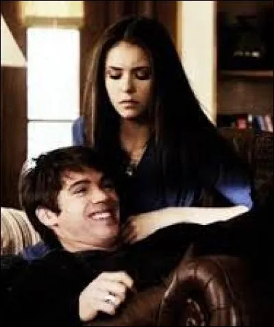 Qui est réellement Jérémy pour Elena ?