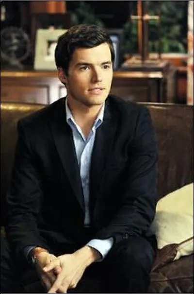 Quel est le métier d'Ezra ?