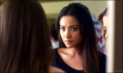 Quel sport Emily pratique-t-elle ?