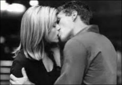 Très certainement la plus charmante des maladies du bisou, elle peut même provoquer de la fièvre, elle est caractérisée par un bouton sur la lèvre inférieure, c'est l'_________.