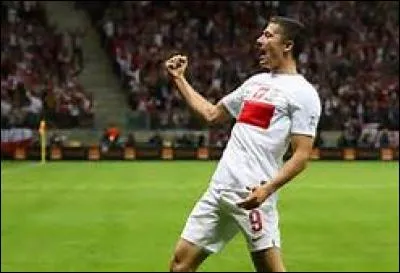Lewandowski est :