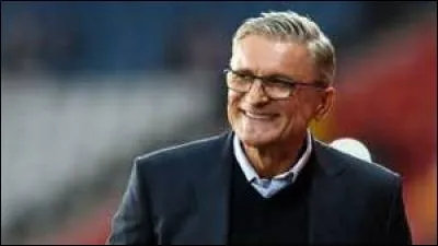 Quelle équipe Adam Nawalka entraîne-t-il ?