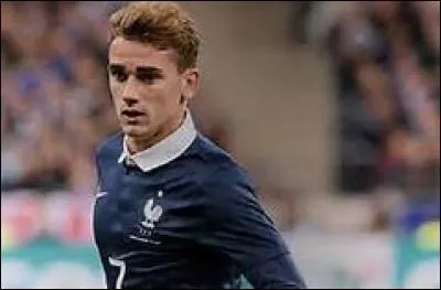 Quel footballeur est plutôt populaire ces derniers temps en France ?