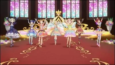 Quelle chanson ont chanté les idoles à la Starlight Queen Cup ?