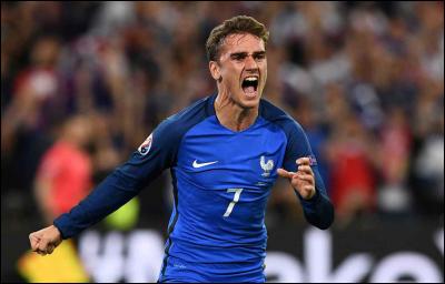 Ce joueur a fait craqué toutes les supportrices, en particulier grâce à son popotin ! Il est dans l'équipe de France et c'est l'un des meilleurs buteurs de l'Euro, qui est-ce ?