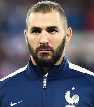 Combien de buts Karim Benzema a-t-il marqué avec l'OL?