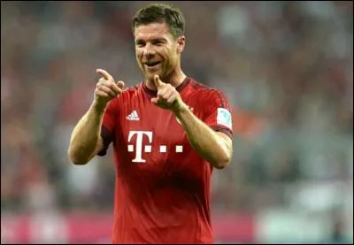 Quel est le nom de ce milieu de terrain ?