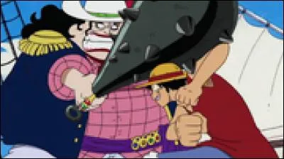Comment s'appelle la première personne que Luffy a affrontée ?