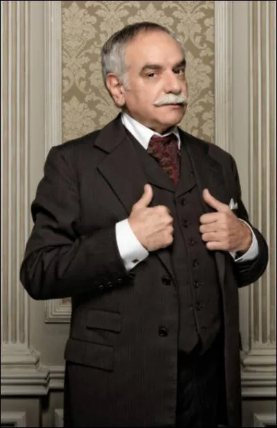 Qui est cet inspecteur de police, perspicace et amoureux des énigmes ?