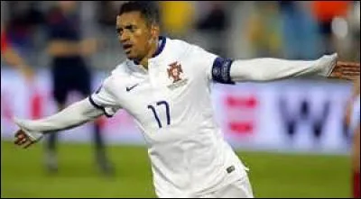 Dans quelle équipe joue Eduardo ?