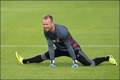 Quel poste occupe Gillet ?