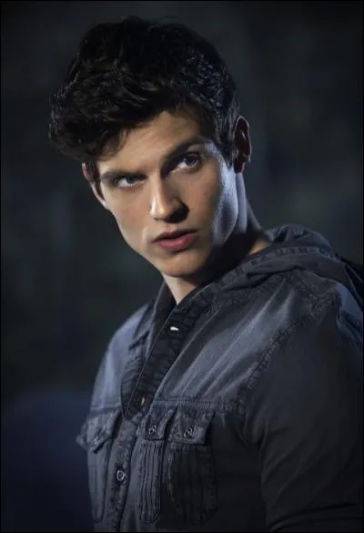 Dans quoi Mr Lahey enfermait Isaac ?