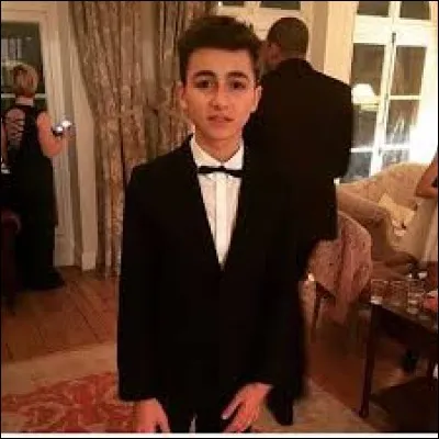 Comment s'appelle ce garçon ?