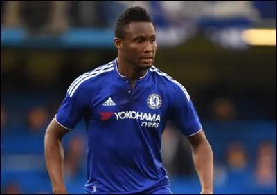 Quel est le nom de ce milieu de terrain ?