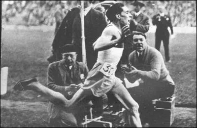 Spécialiste du demi-fond, multiple recordman du monde, il obtient la médaille d'argent sur 1500 mètres aux JO de 1928. De qui s'agit-il ?