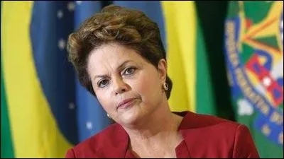 D'après la photo, il s'agit de Diana Rousseff.