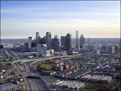 La ville de Dallas se situe dans le nord des États-Unis.