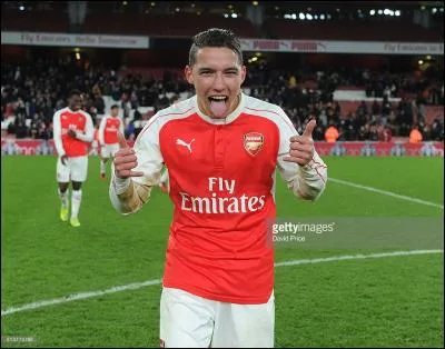 Comment s'appelle ce milieu de terrain ?