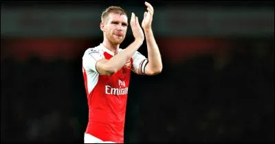 Comment s'appelle ce défenseur ?