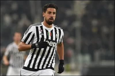 Comment s'appelle ce milieu de terrain ?