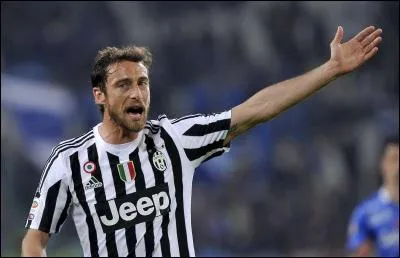 Comment s'appelle ce milieu de terrain ?