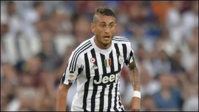 Comment s'appelle ce milieu de terrain ?